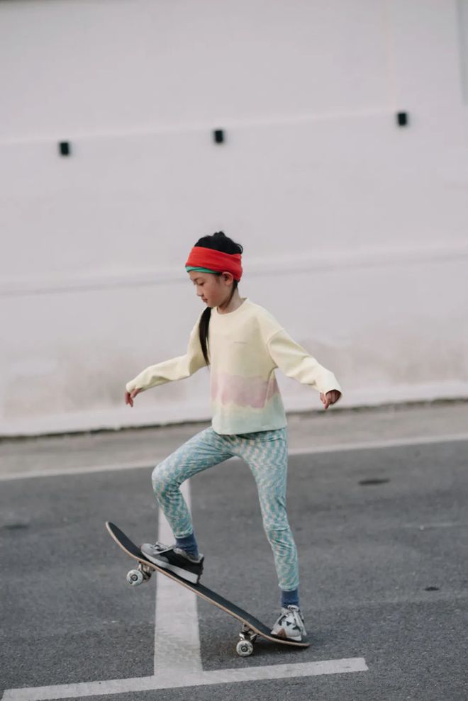 星空体育平台·app好穿又好看的儿童和成人运动服带着孩子动起来吧！(图16)