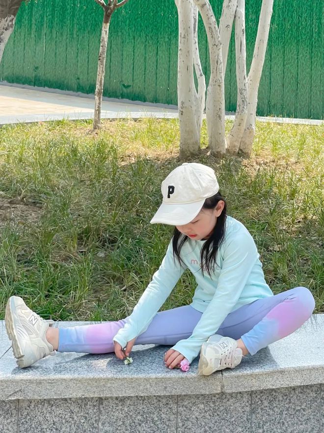 星空体育平台·app好穿又好看的儿童和成人运动服带着孩子动起来吧！(图34)