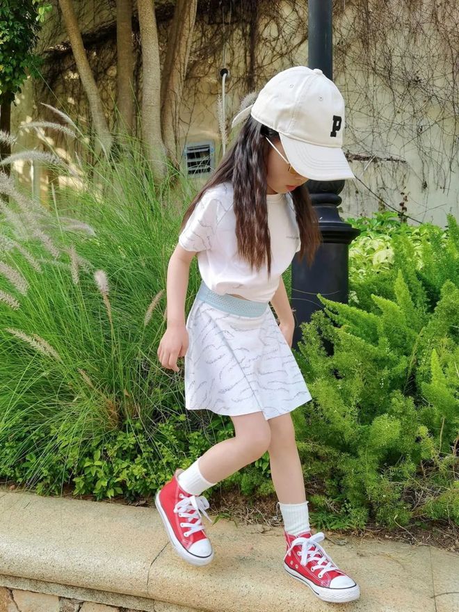 星空体育平台·app好穿又好看的儿童和成人运动服带着孩子动起来吧！(图35)