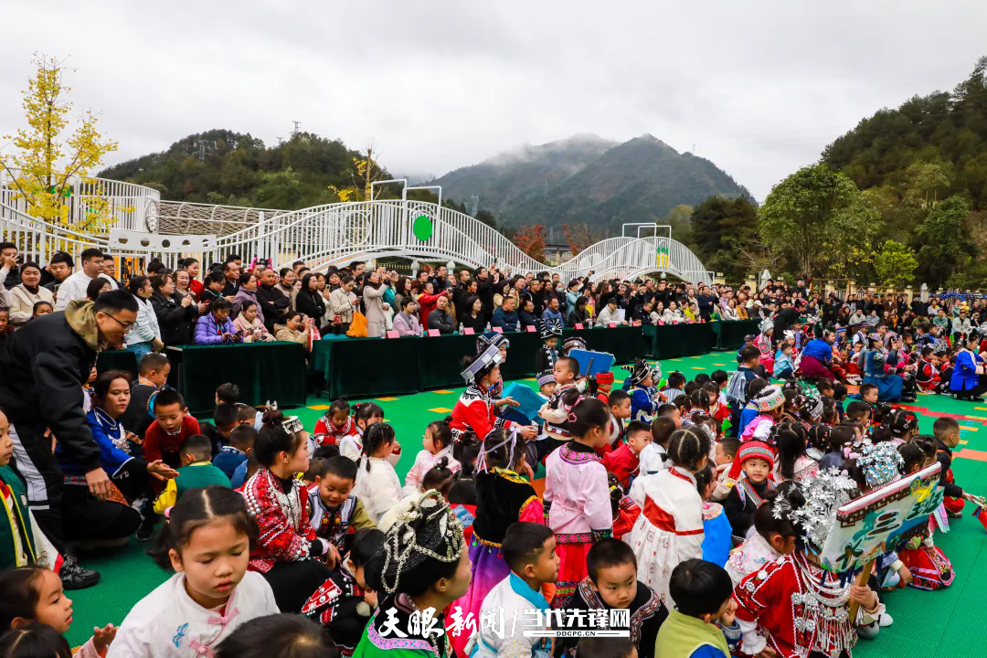 竹竿舞、铜鼓舞、芦笙舞……都匀这所幼儿园的运动会刮起民族风(图2)