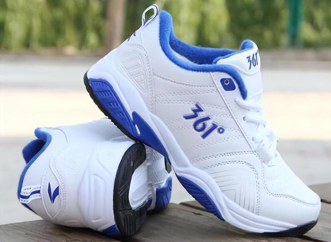 曾经红极一时如今却跌落神坛的4个国产运动鞋你还记得几个？(图10)