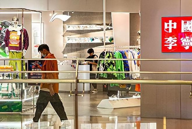 曾经红极一时如今却跌落神坛的4个国产运动鞋你还记得几个？(图11)