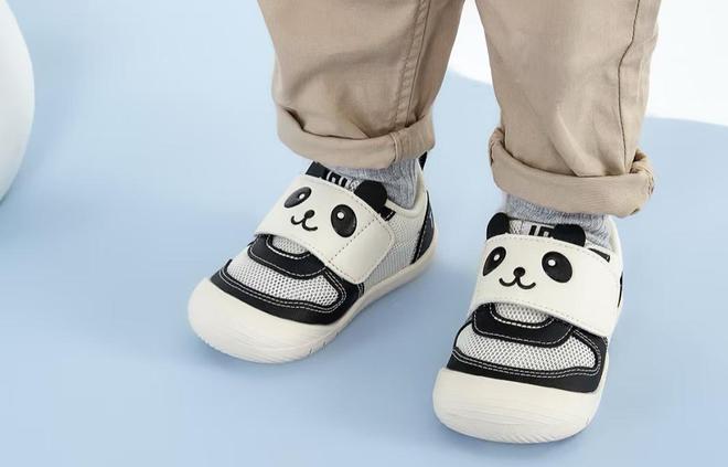 国货“稳稳鞋”泰兰尼斯杀入香港顶级奢侈品商场(图2)