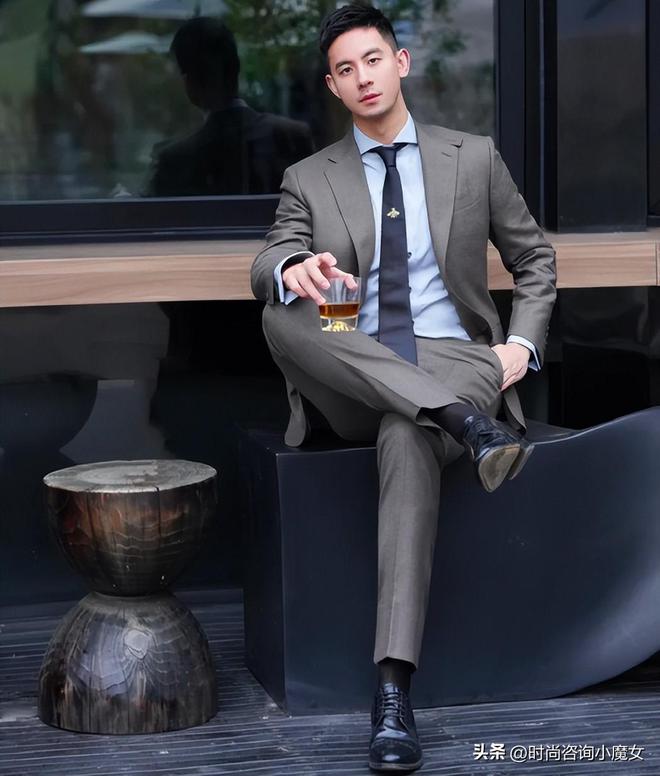 难怪男人不穿运动鞋了今春开始流行“绅士鞋”优雅舒适又高级(图13)