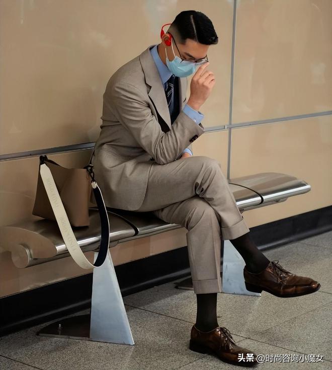 难怪男人不穿运动鞋了今春开始流行“绅士鞋”优雅舒适又高级(图14)