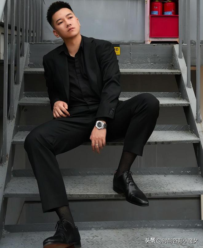 难怪男人不穿运动鞋了今春开始流行“绅士鞋”优雅舒适又高级(图24)