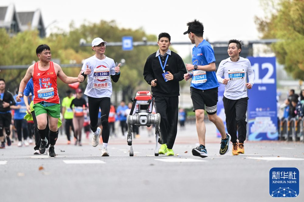 当机器人穿上跑鞋体育圈里的“科技范儿”藏不住了……(图2)