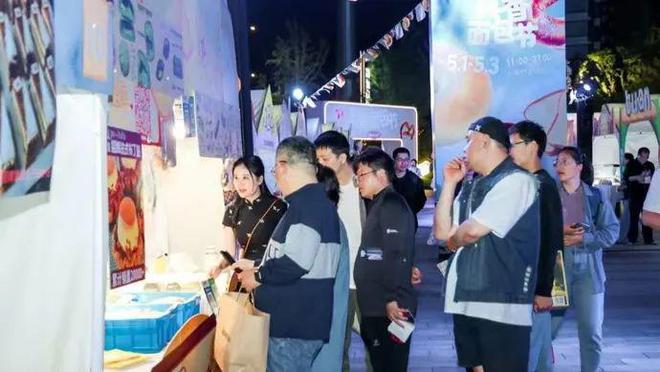 突然爆满！上海全城出动？商场人山人海10分钟花掉上千元不少人抢到券直奔柜台(图4)