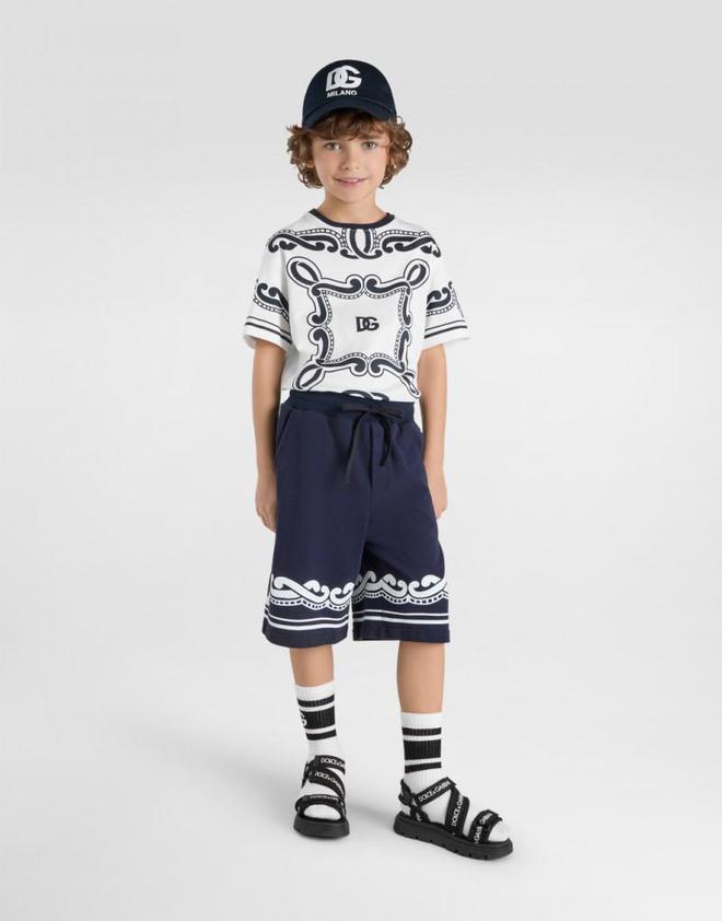 杜嘉班纳DN 男童系列在运动与经典间DG雕琢小绅士的百变造型(图1)