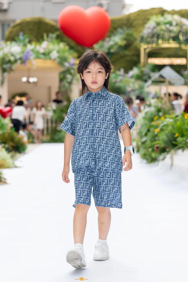 杭州伢儿消费“天花板”原来在这里Z世代年轻父母成大牌童装主力消费群(图3)