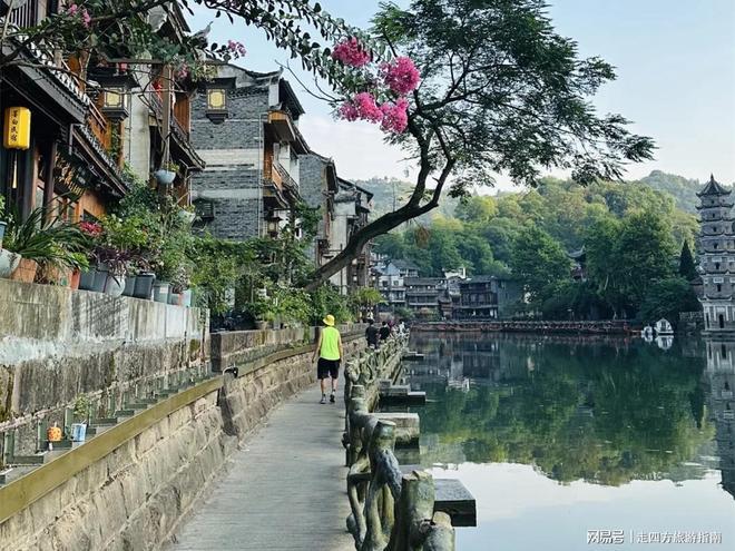 张家界旅游攻略：假期跟团游天门山凤凰古城 5天本地旅行团报价(图3)