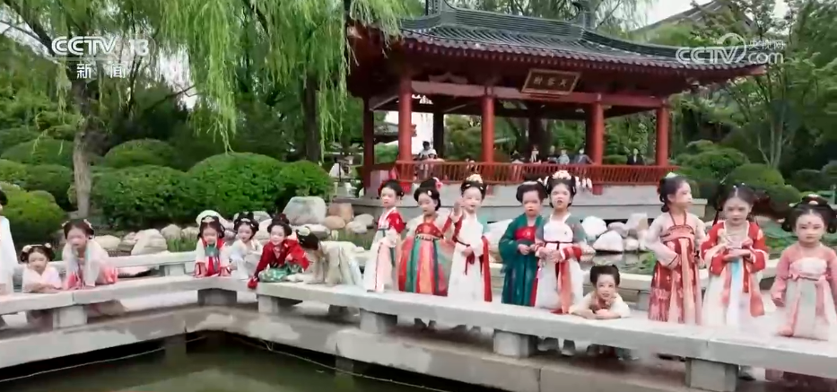 “商文旅”融合催热假日经济 “花样”民俗点燃消费市场新引擎(图10)