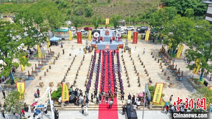 浙江龙泉重现“端午正阳铸剑” 节日仪式感吸引八方来客(图1)