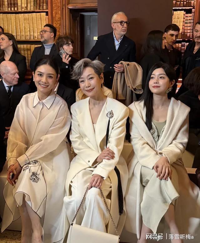 米兰时装周：舒淇好美叶童秀腹肌男团成员像小孩穿爸爸衣服(图5)